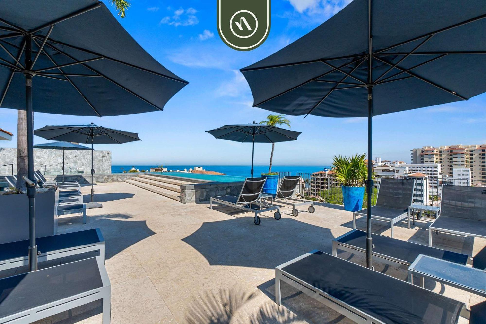Elegant In Romantic Zone - Rooftop Pool Puerto Vallarta